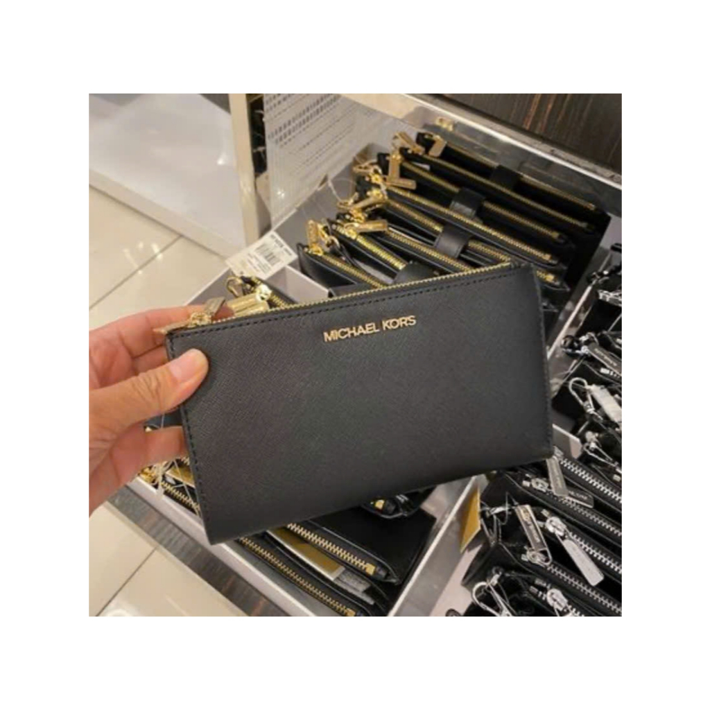 Michael Kors MK Jet Set Travel Quarter-Zip Wallet