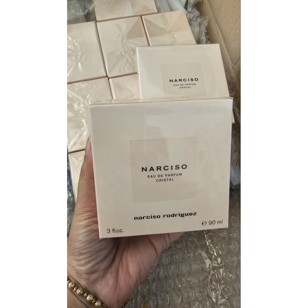 𝗡𝗮𝗿𝗰𝗶𝘀𝗼 𝗥𝗼𝗱𝗿𝗶𝗴𝘂𝗲𝘇 𝗖𝗿𝗶𝘀𝘁𝗮𝗹 𝗘𝗮𝘂 𝗱𝗲 𝗣𝗮𝗿𝗳𝘂𝗺