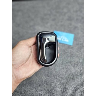 Tay mở cửa trong Ford Laser, Mazda 323