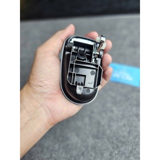 Tay mở cửa trong Ford Laser, Mazda 323