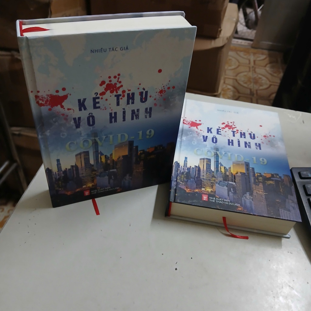 Sách ''Kẻ Thù Vô Hình CoVid - 19''