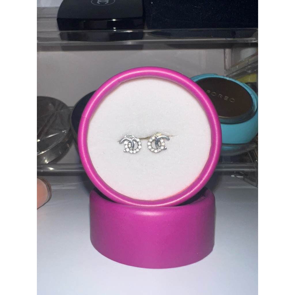 khuyên tai bạc PnJ. pass