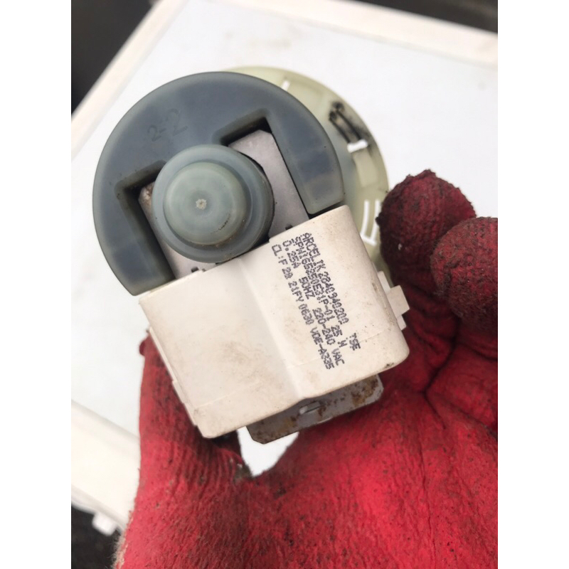 Motor xả nước thải máy giặt Beko 8kg WTV 8634XS0 cũ tốt tháo máy