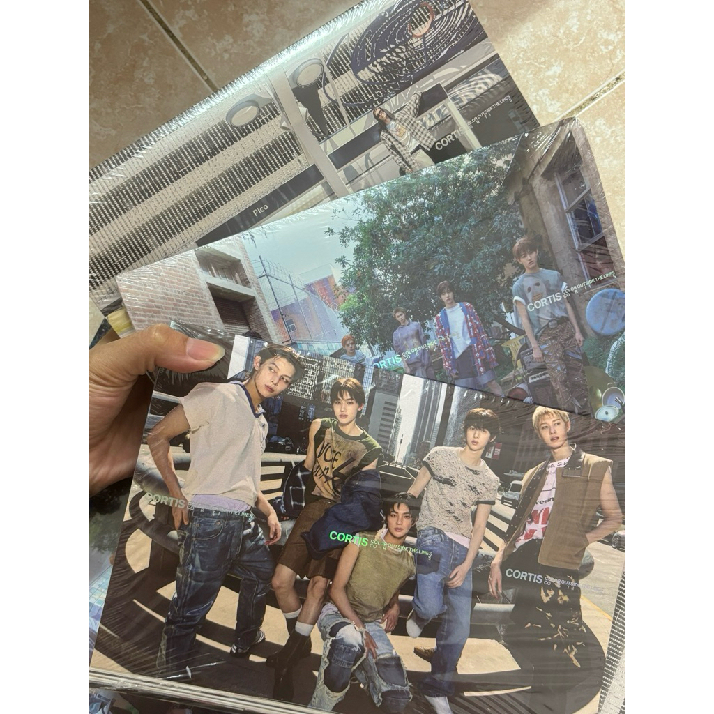 [CHÍNH HÃNG] ALBUM NGUYÊN SEAL CORTIS COLOR OUTSIDE THE LINES SCENE 1 SCENE 2 SCENE 3