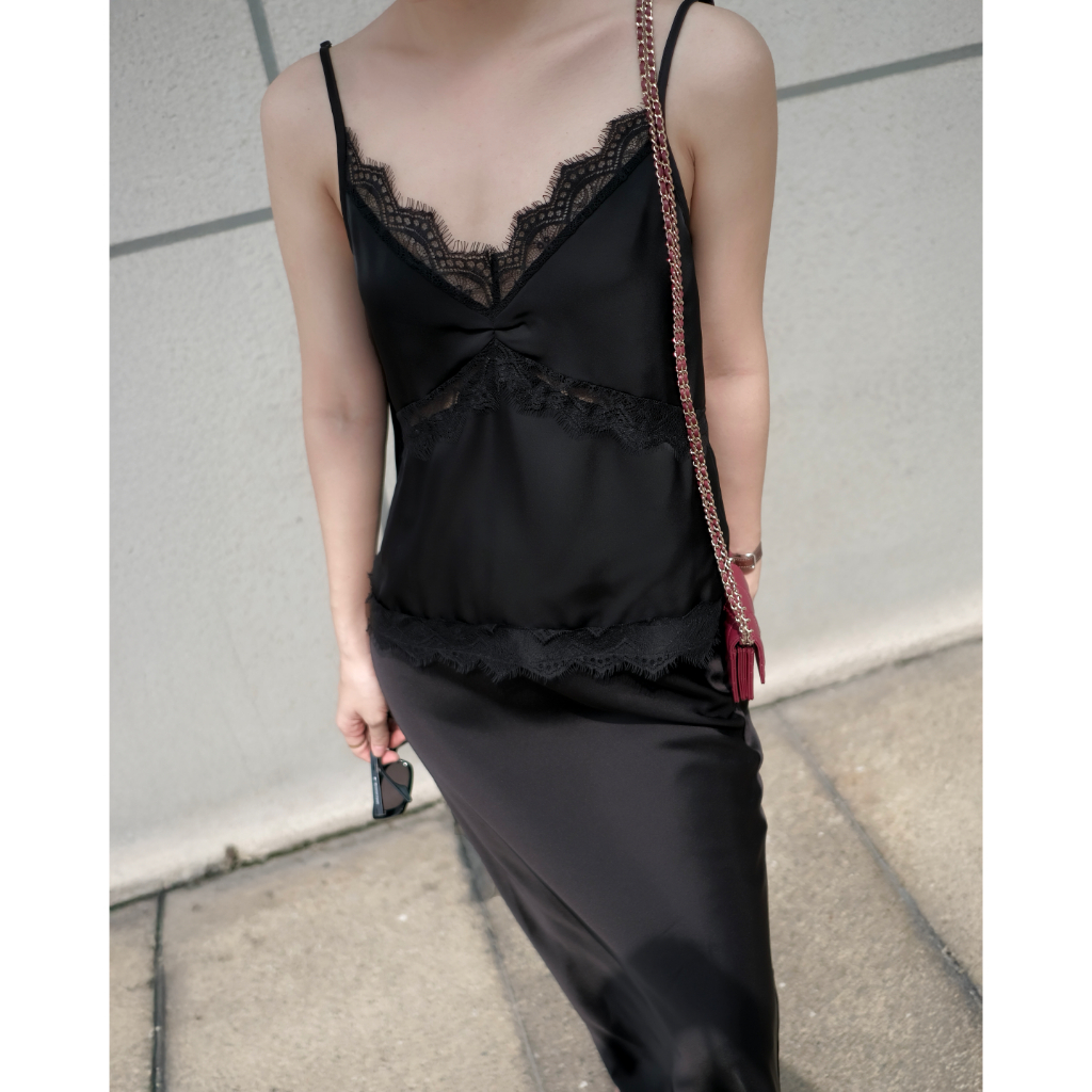 AO'EM STUDIOS | QUINN SILK - Áo hai dây lụa phối ren nữ dáng ngắn màu nâu