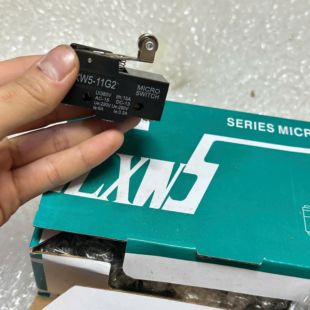 Hàng đẹp công tắc hành trình LXW5 - 11G2 hàng chuẩn công ty
