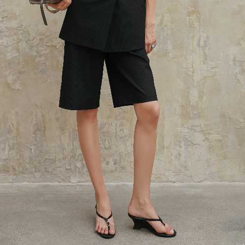 Quần short ONETONE dáng lửng kẻ sọc Gars