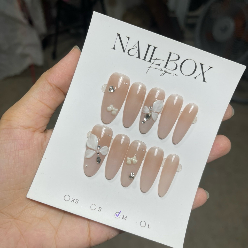 H68. Nailbox ombre thạch trắng vẽ gel nổi