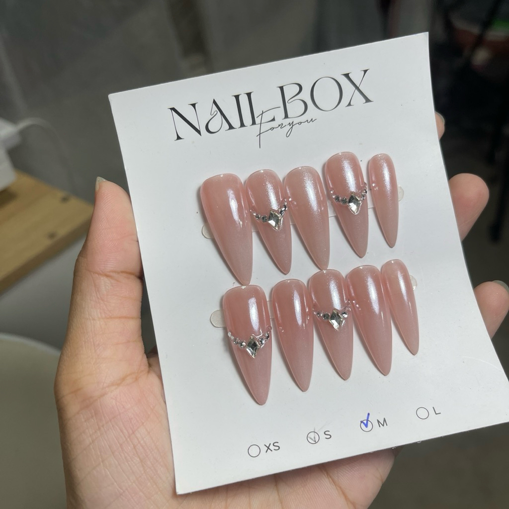 H60. Nailbox hồng ombre tráng gương trong suốt đính đá