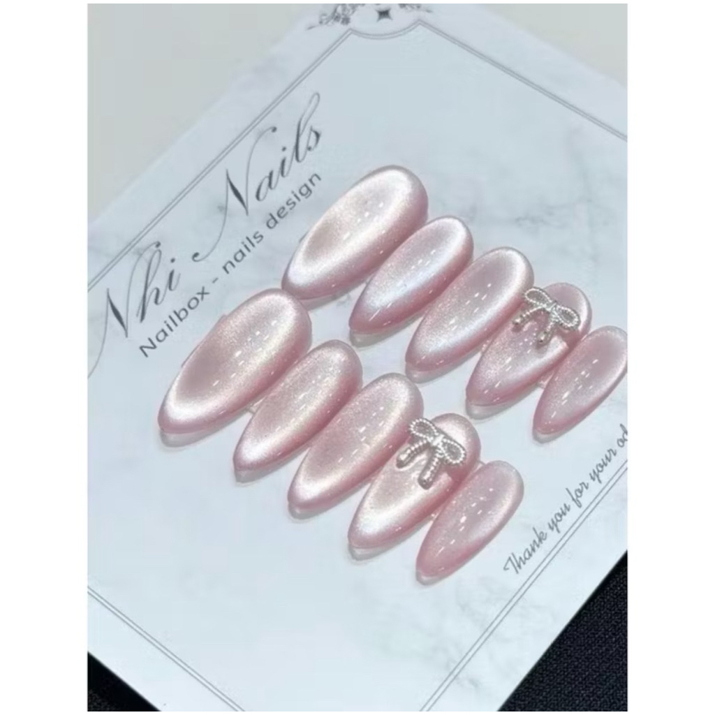 Nailbox thiết kế mắt mèo màu hồng thạch , móng tay giả ngắn, mẫu nail Tết