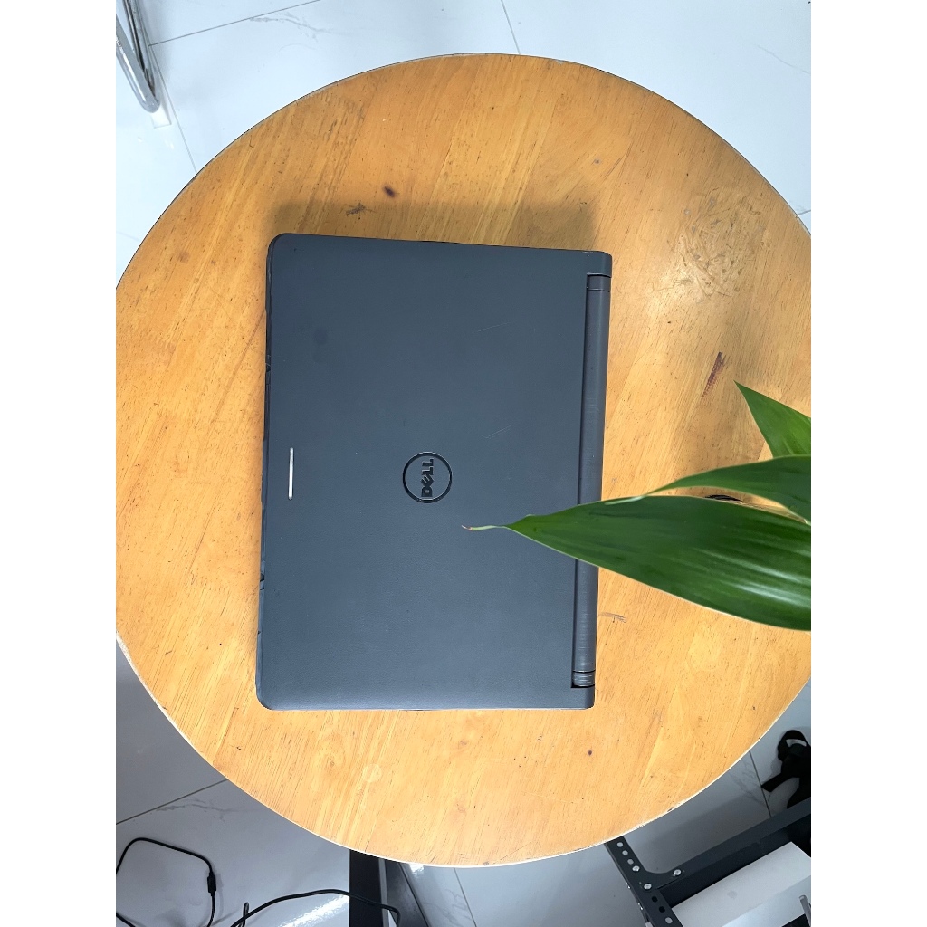 Laptop cũ giá rẻ Dell Latitude 3350, Core i3-5005U, 8GB, 256GB SSD