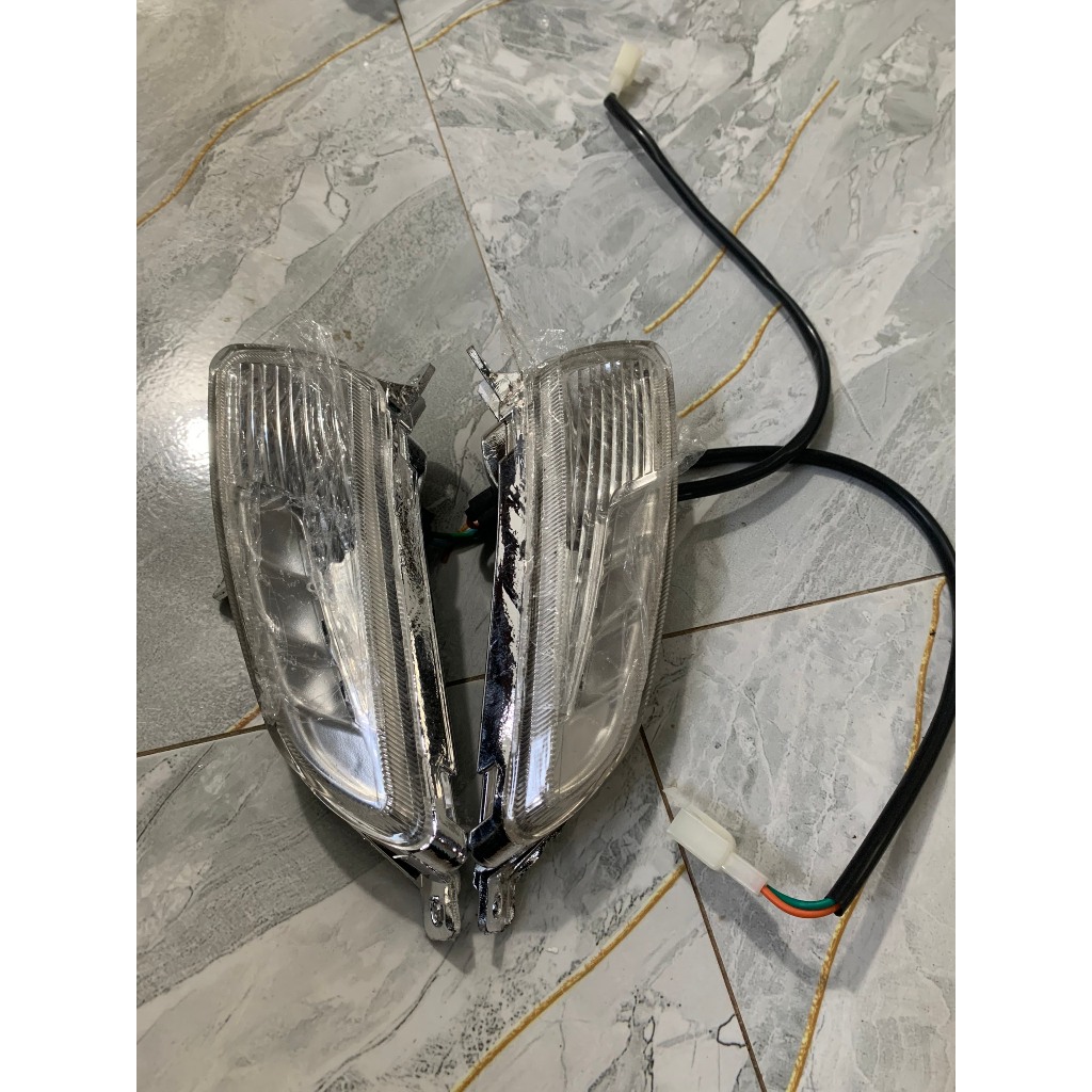 Xin nhan  xe điện Vespa, bộ đèn xi nhan vespa, xi nhan trước, xi nhan sau vespa Vespa đuôi nhọn(giá 