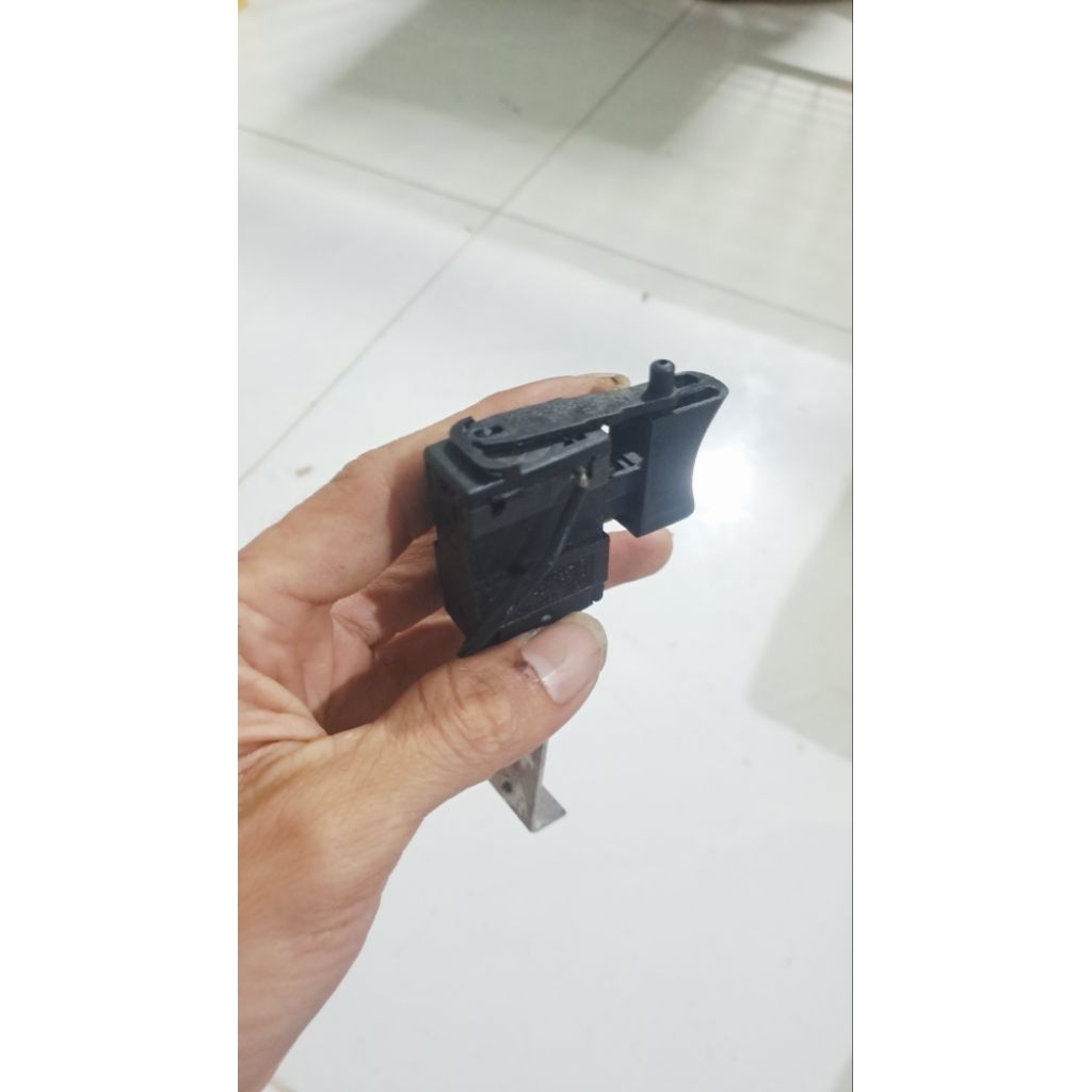 công tắc Cids 12AW  12v hàng tháo máy hoạt động tốt , hãy so sánh trước khi mua và đọc mô tả