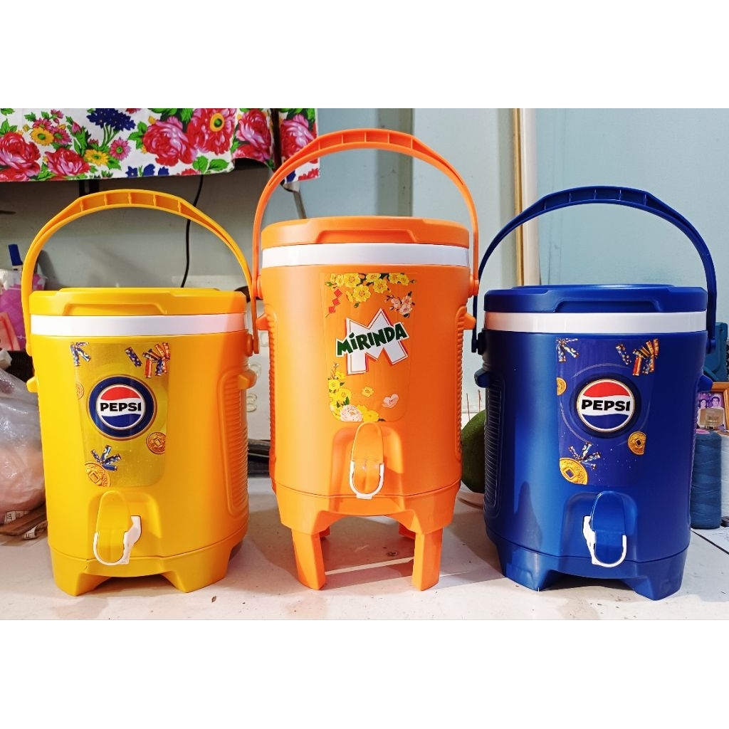 Bình đá nhựa Hiệp Thành có chân đế và vòi 6L 2025 ( Quà tặng Pepsi, Mirinda)
