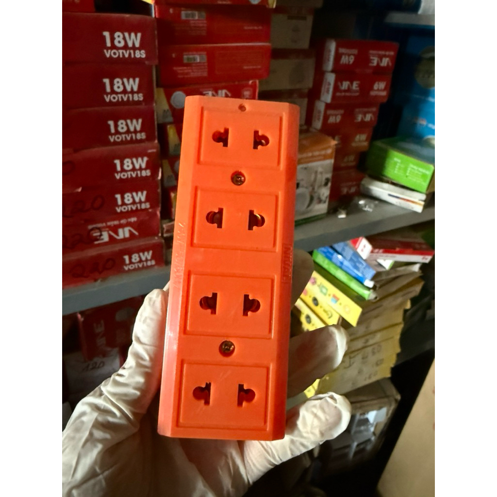 Ổ cắm điện NIVAL 4 ổ cắm gắn tường dùng cho điện dân dụng