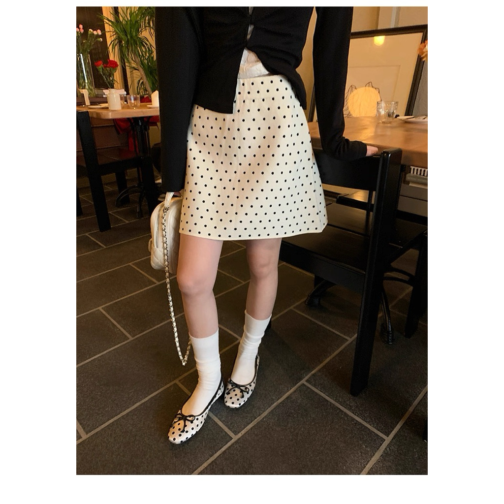 Beos, Chân váy dáng A hoạ tiết bi dành cho cô nàng bigsize