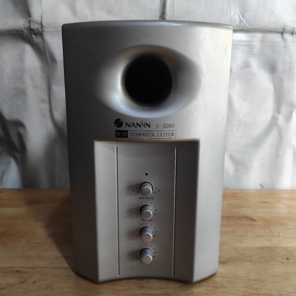 Loa sub 4.1- Soundmax và Nansin & Jumboy