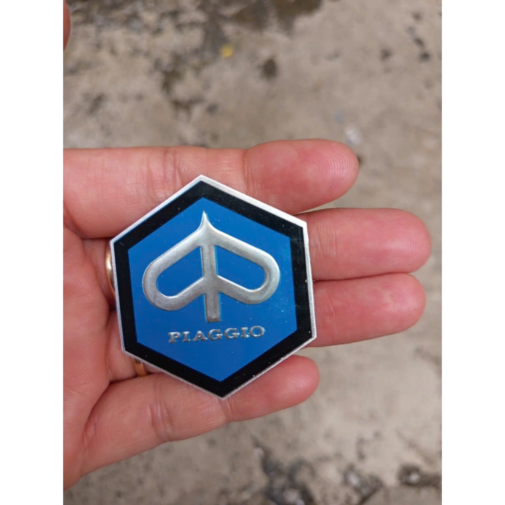 Logo Vespa nhôm (49x43) hàng Ý mới (RMS) cho Vespa Cổ