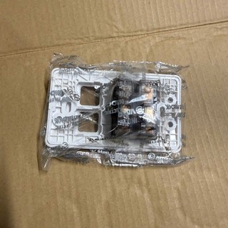 Mặt 2 ổ + 1, 2 lỗ S18A SINO - VANLOCK