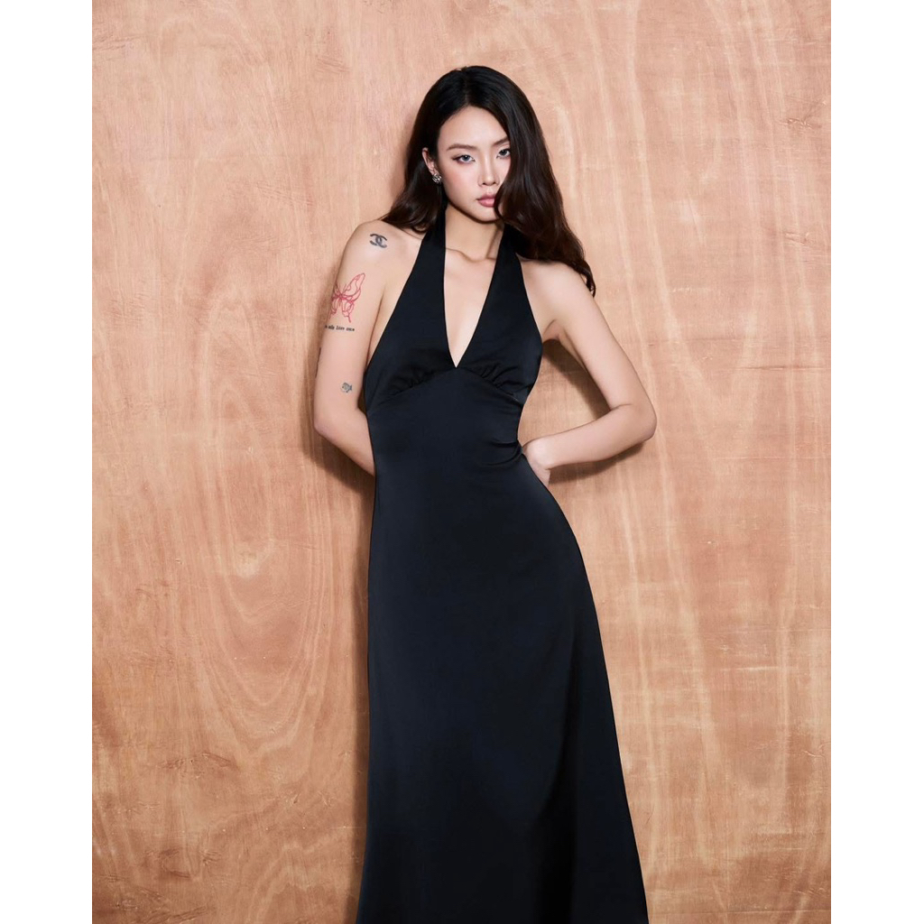 Ceci Cela - Đầm lụa cổ yếm dáng dài Celes