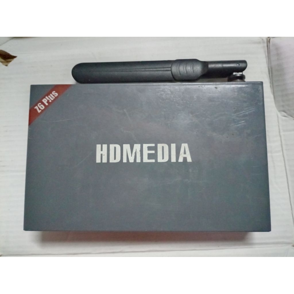(không phụ kiện) Android box Hdmedia Z6, ram 2gb, không kèm phụ kiện