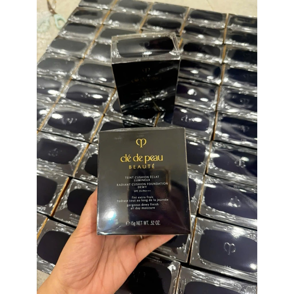 Cushion Cle De Peau mỏng nhẹ- Cấp ẩm, che phủ tốt