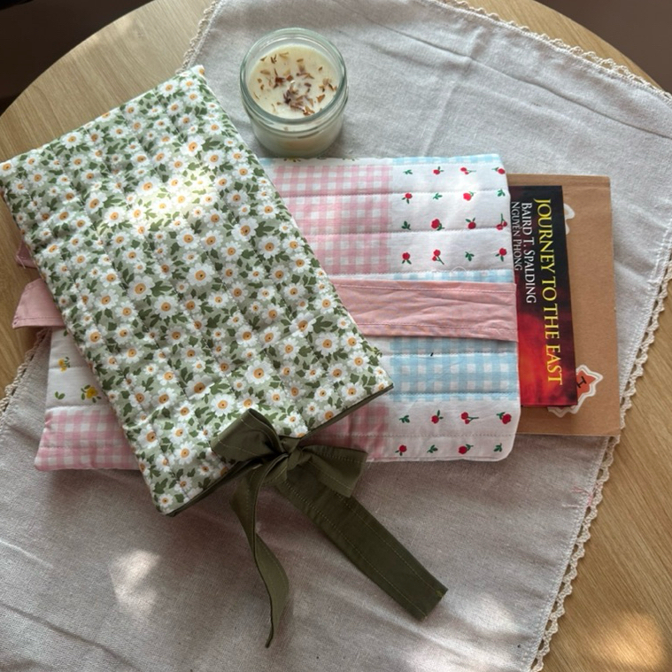 Túi Đựng Sách Handmade Vải Cotton 2 Lớp - Túi Bảo Vệ Sách (Book Sleeve) Chần Bông Chống Thấm | Zy Ha