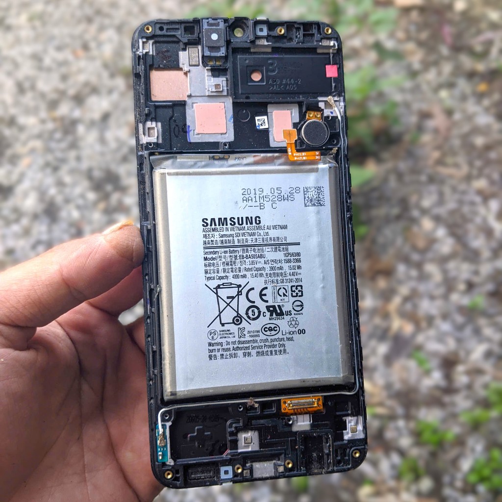 Xác Samsung A30 (A305F) hư màn không MAIN,không vỏ lấy linh kiện - Khung sườn kèm pin dành cho Samsu