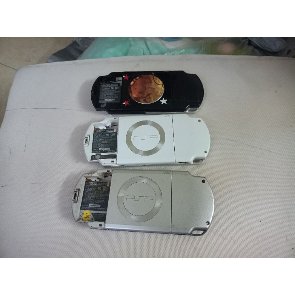 VỎ MẶT SAU PSP2000 CŨ CÒN KHÁ OK