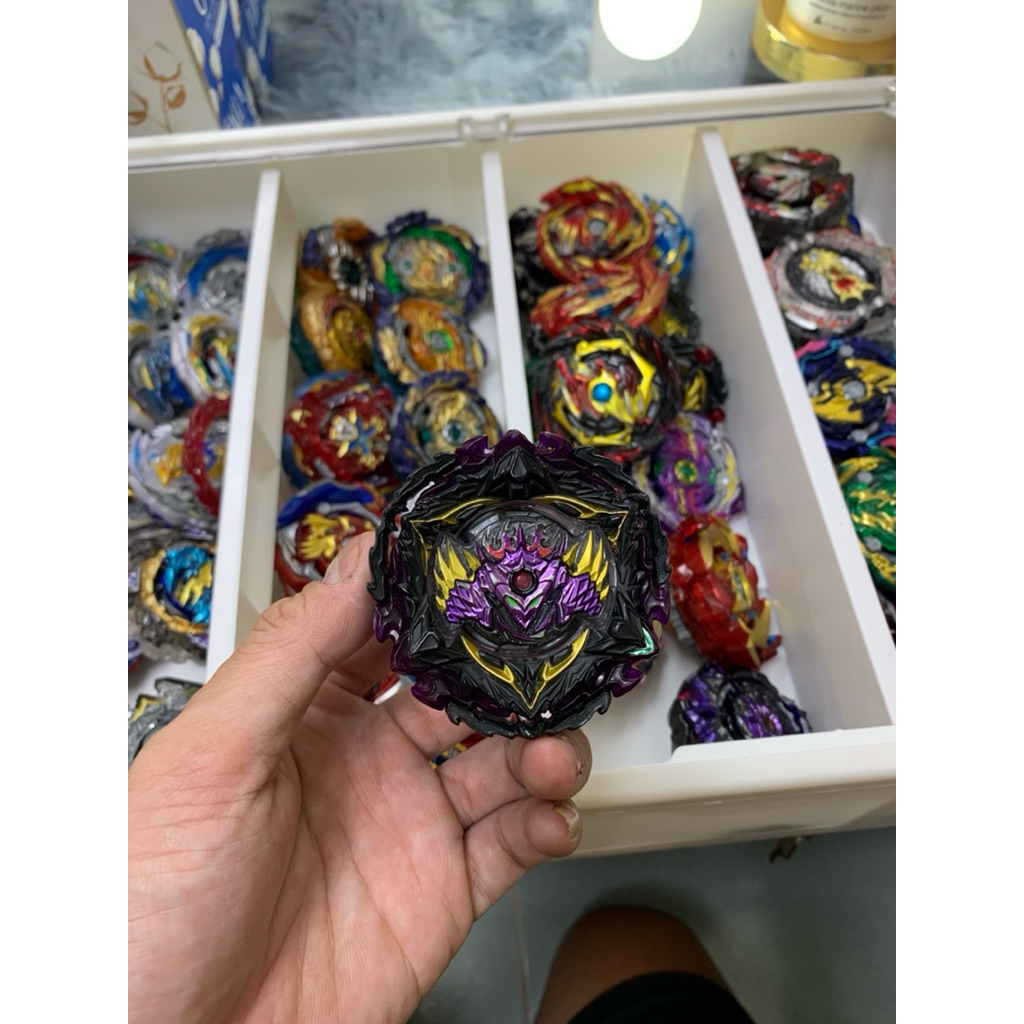 Con quay Takara Tomy Lucifer the end (hàng đã qua sử dụng)