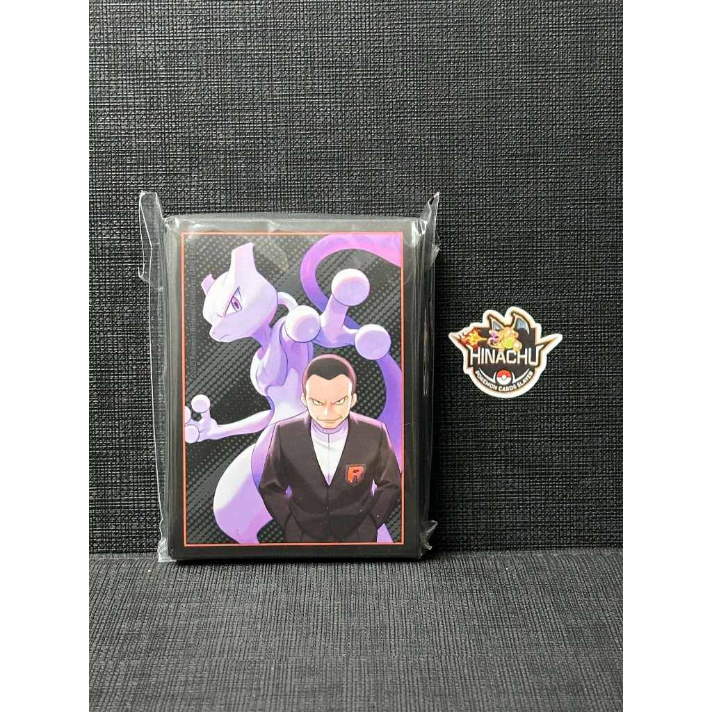 Bọc thẻ bài Pokemon TCG với hình ảnh Mewtwo và Giovanni