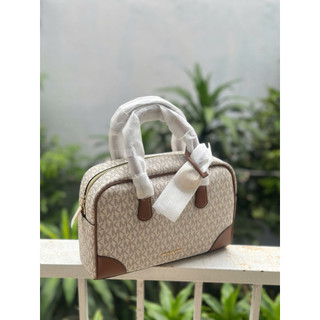 Túi micheal kors auth sale (2 màu : nâu logo, trắng logo)