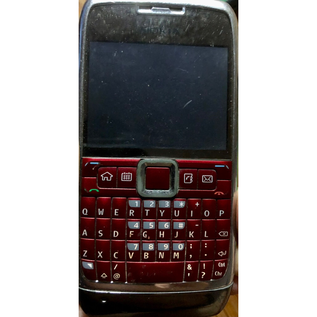 Xác Nokia E71 sống lên lỗi màn như hình chụp trên bài, còn sáng đèn bàn phím, ae thợ lấy linh kiện, 