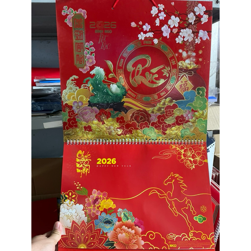 Lịch Tết treo tường 2026 lò xo giữa lịch âm dương 13 tờ, KT cả bìa 38x70cm mỗi tháng là 1 tờ