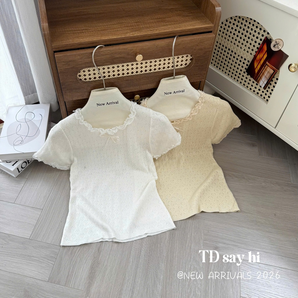 (QCCC) DH102🤍 Áo Blouse Ren Tay Ngắn Phối Nơ – Thanh Lịch & Dịu Dàng