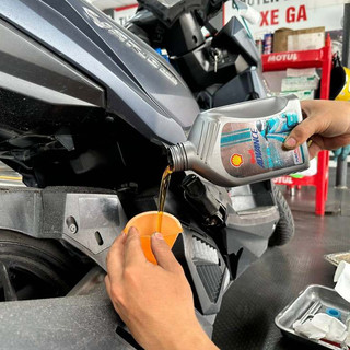 Nhớt Shell Advance Ultra Scooter 5W40 chai 0,8L (940009)