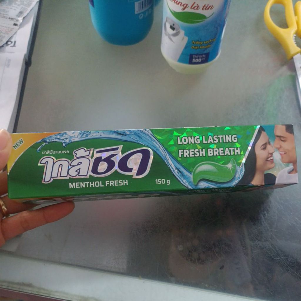 Kem đánh răng closeup thái