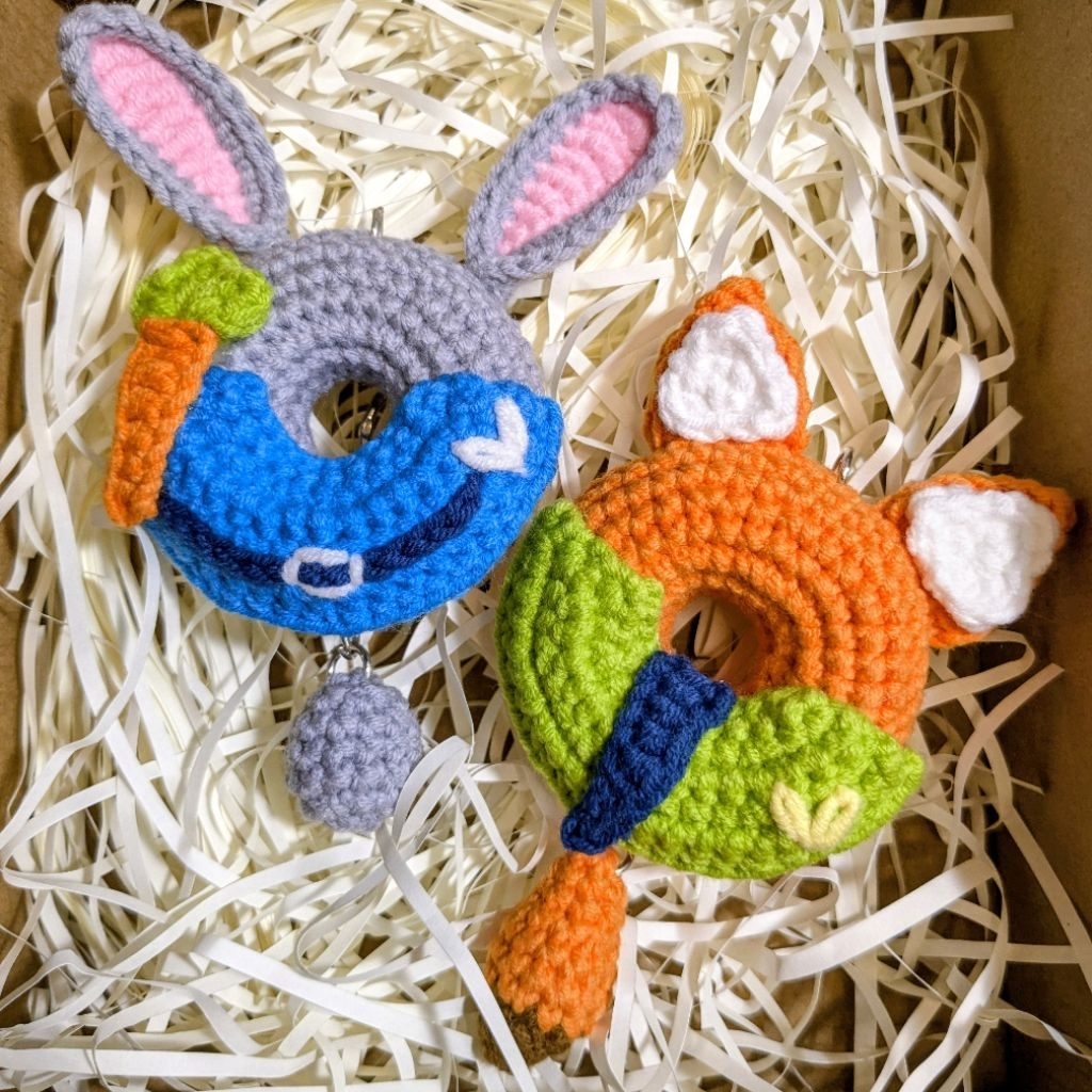 [Ảnh thật shop chụp] Móc khoá len Donut Nick, Judy