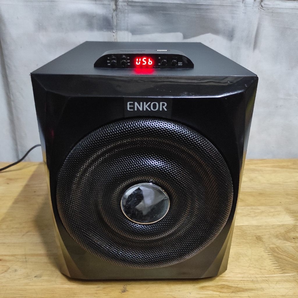 Loa ENKOR F200 2.1có Bluetooth