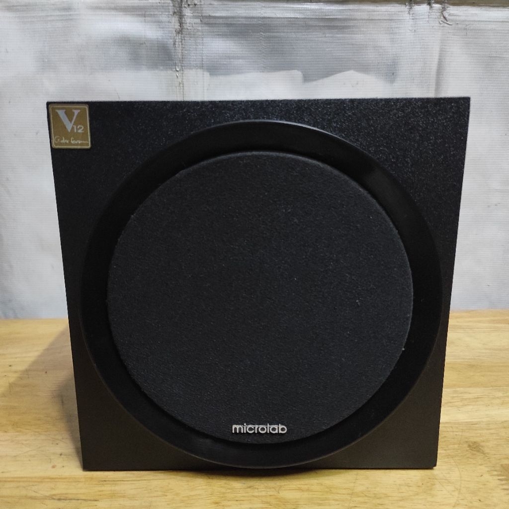 Loa sub hơi microlab