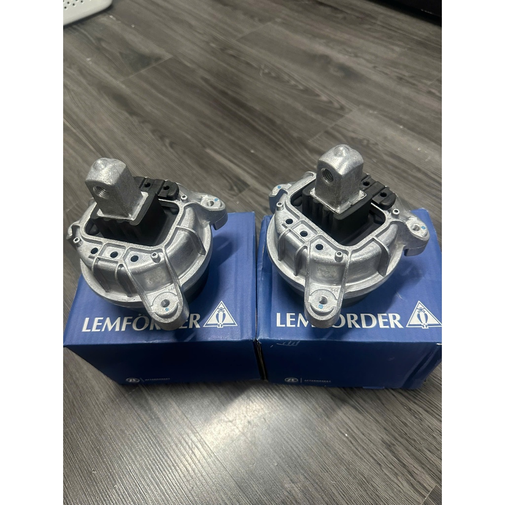 Cao su chân máy BMW 5 Series F10 F07 (Động cơ N20)  Lemforder mã 22117935149