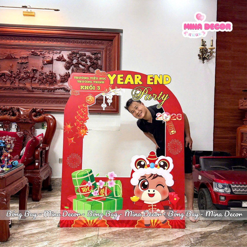 Khung chụp ảnh check-in ngày Tết 2026, Tiệc cuối năm