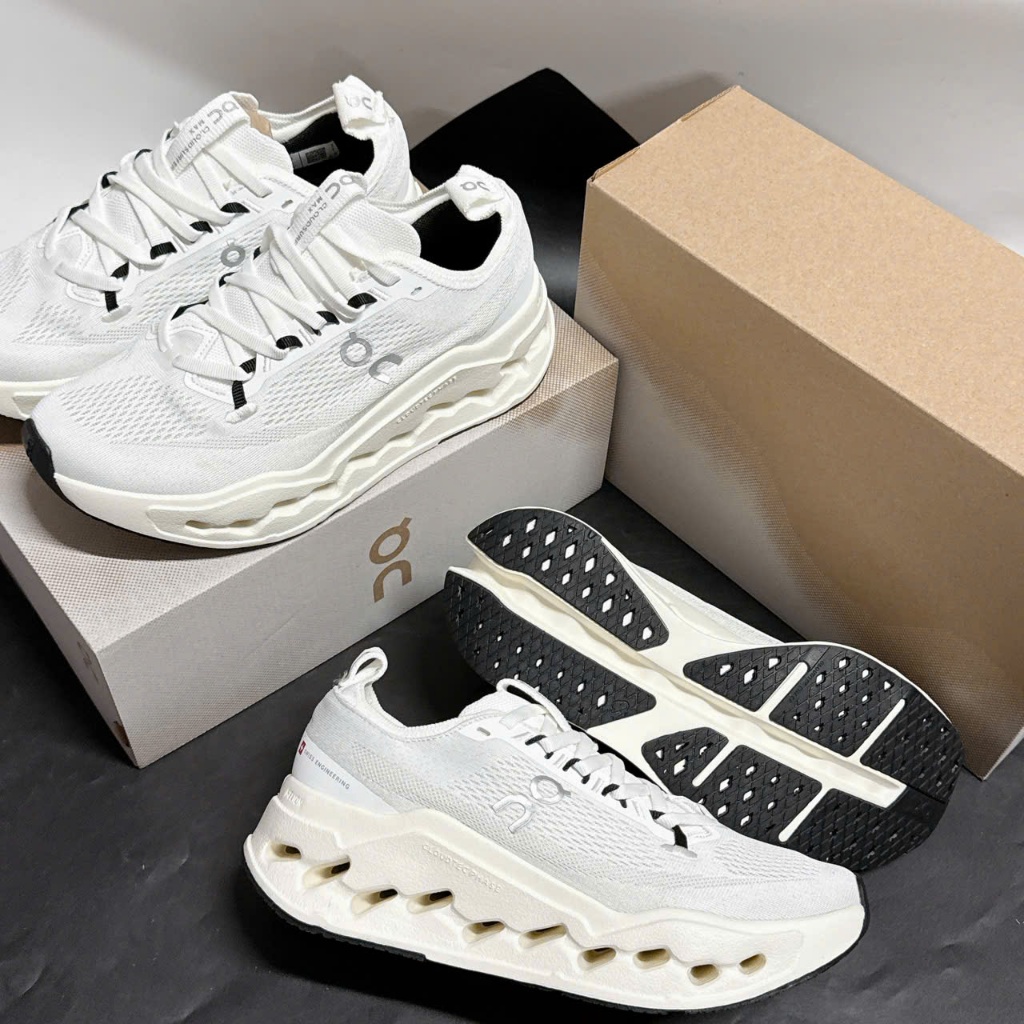 Giày Chạy Bộ On Running Cloudsurfer Max - White/White