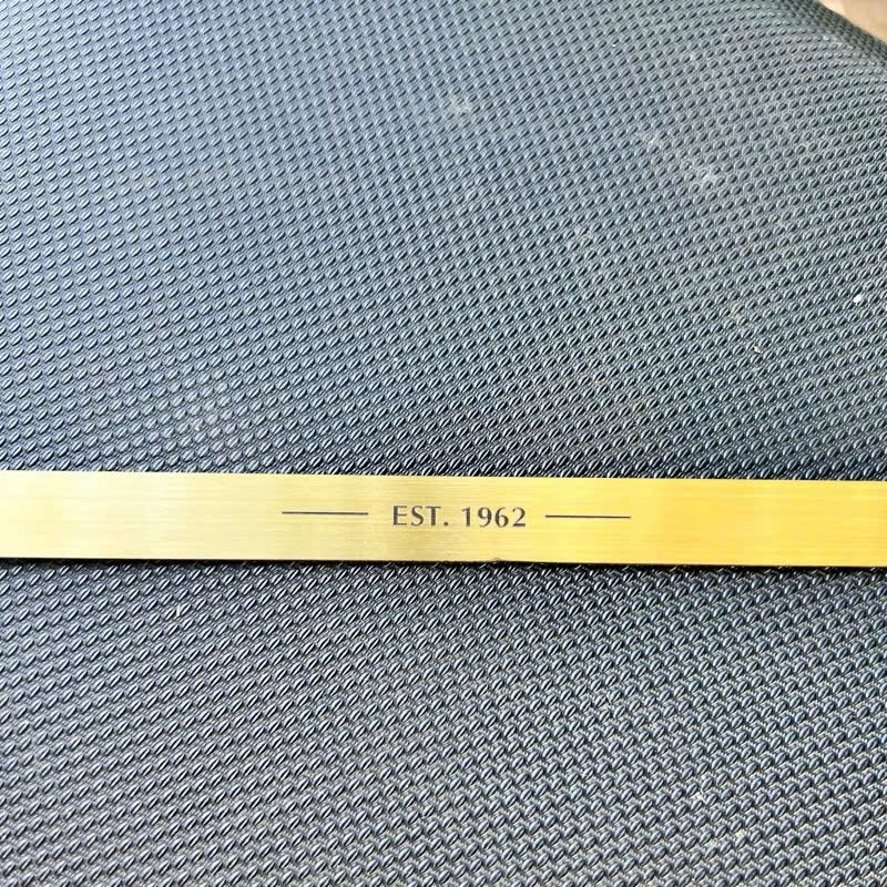 Thanh nẹp INOX khắc Laser siêu bền kích thước phổ thông LT Speaker