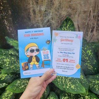 Thiệp thôi nôi bé trai áo vàng đáng yêu (in nội dung thiệp theo yêu cầu)