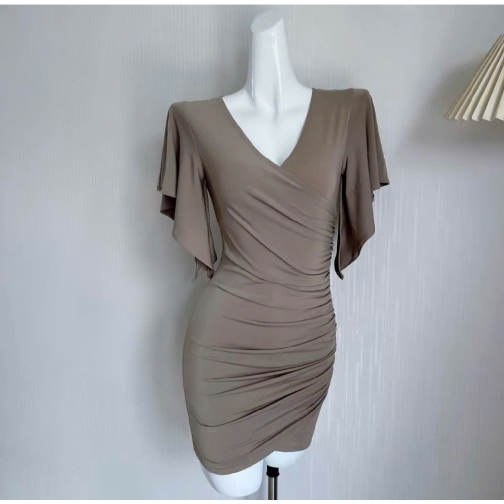 Váy Body Nữ Cổ V Dáng Ngắn LONACO D243, Đầm Body Nhún Eo Ôm Dáng Cánh Tiên Phong Cách Sang Trọng | BigBuy360 - bigbuy360.vn