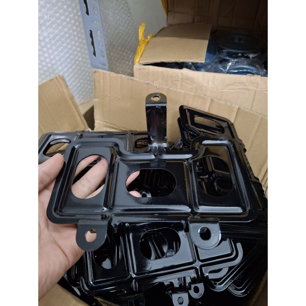 Đế sắt bảo vệ bình xăng máy 63cc 48li, máy cắt cỏ, máy khoan đất