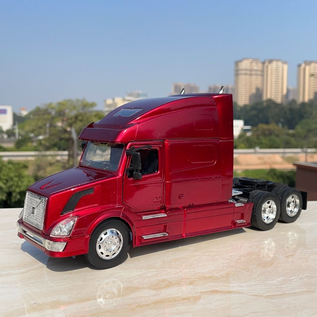 Xe mô hình đầu kéo VolVo VN 780 hợp kim 1:32