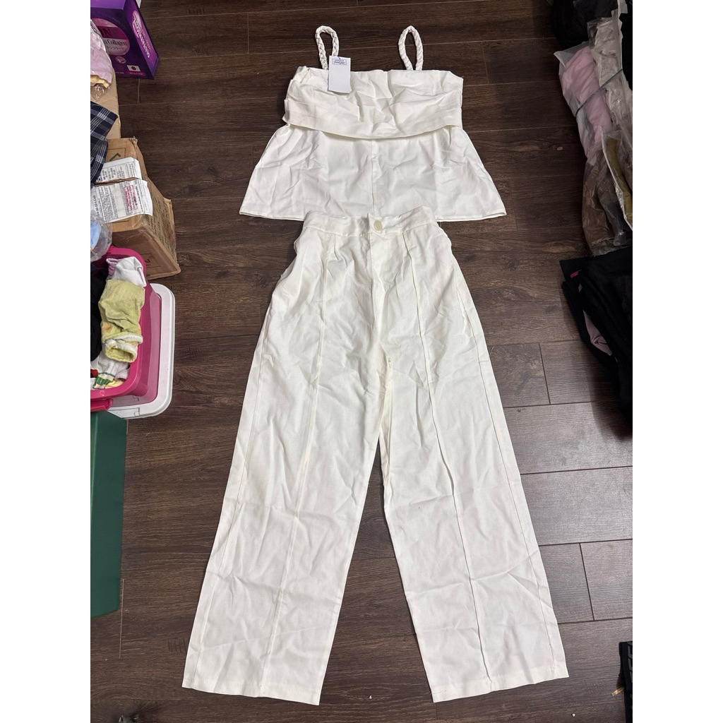 new. set trắng dài dưới 53kg. bo5