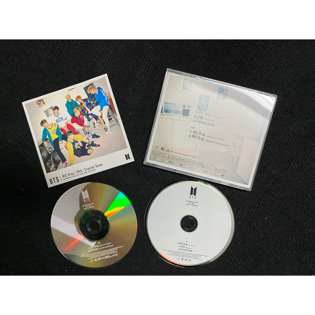 BTS Japan Album Mic Drop, DNA, Crystal SNOW đã khui seal, gồm booklet và DVD CD.